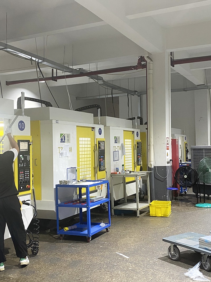 Taize machining center and drilling and tapping machine 05
