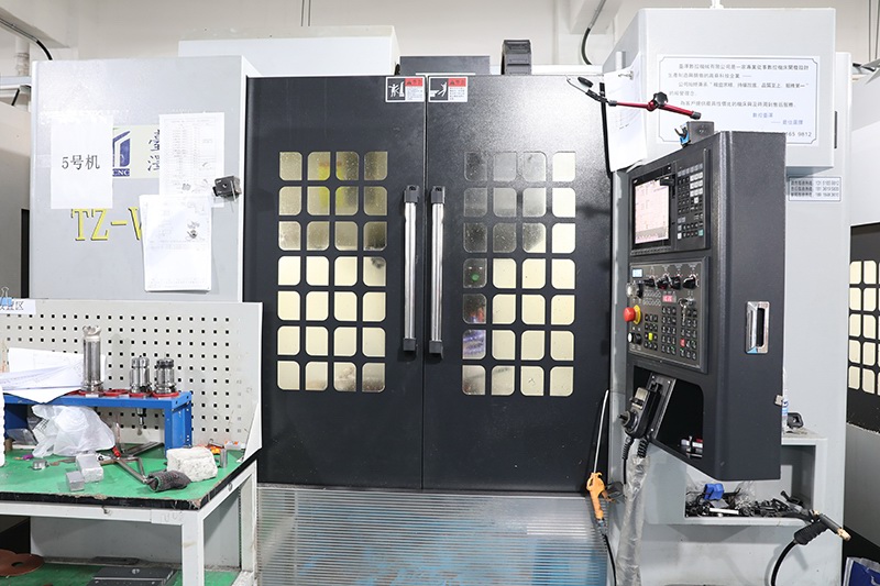 CNC three-axis linear rail vertical machining center TZ-V850