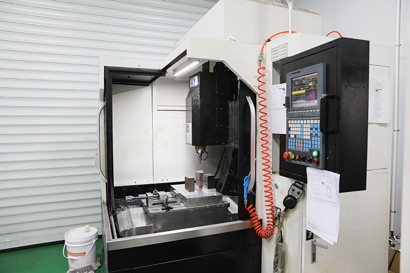 CNC drilling and tapping machining center TZ-600