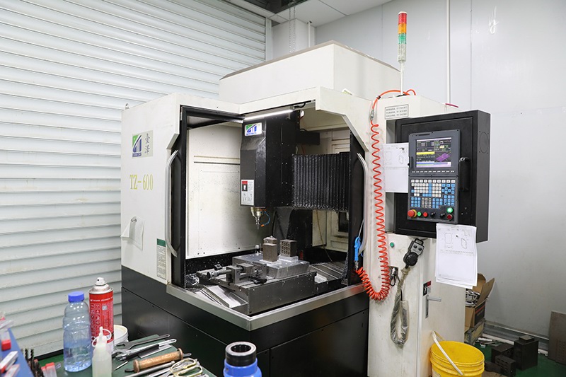 CNC drilling and tapping machining center TZ-600